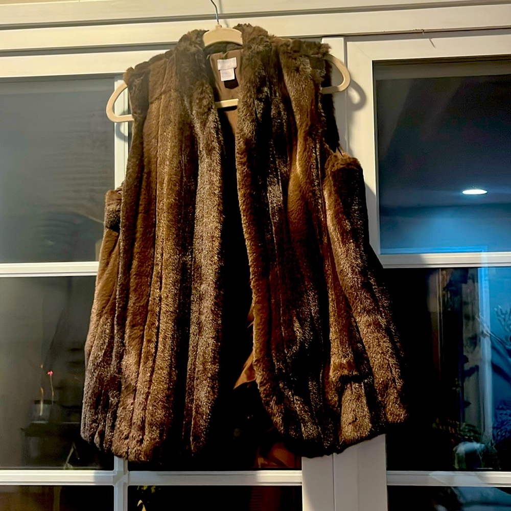 Chico’s Faux Fur size 1 Vest